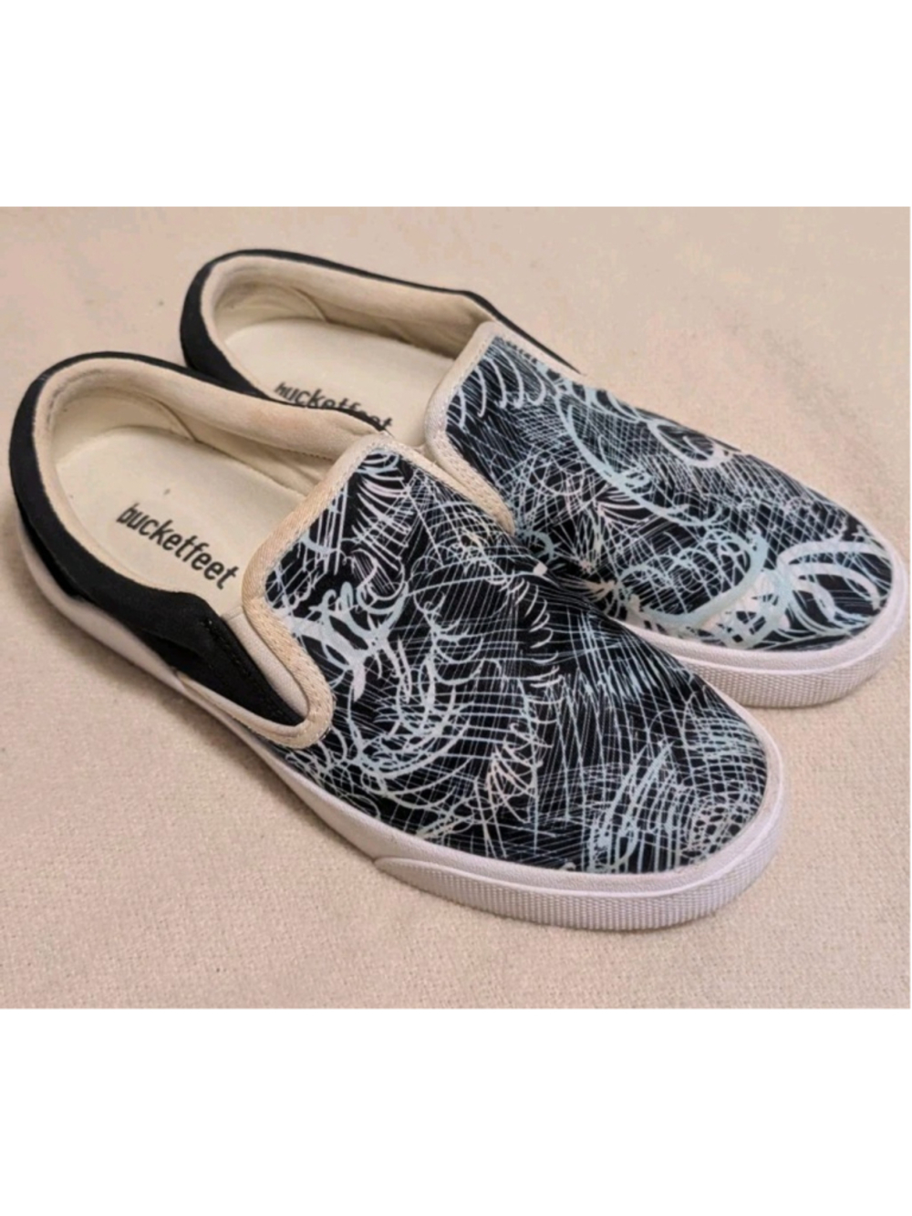 Bucketfeet Shoes Womens 7 Low Top Slip On Comfort Flats Black Aqua Canvas S37